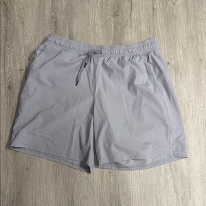 90 Degree By Reflex Men's Athletic Shorts in Light Gray